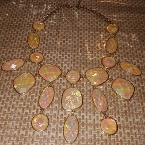 ⚡⚡FLASH SALE🌸🌸IRIDESCENT STATEMENT NECKLACE🌸🌸